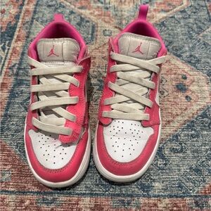 Jordan 1 Low Little Kids Shoes size Velcro 2.5 hot pink and white